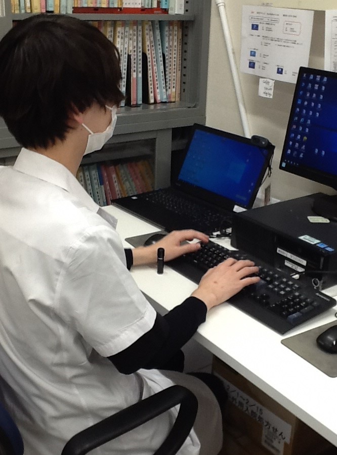 写真_医薬品情報管理業務1