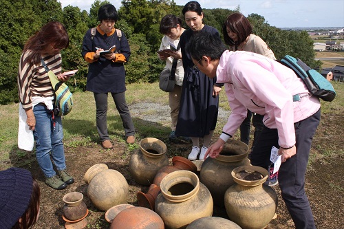 塩津山1号墳の復元土器写真