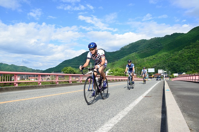 佐治川沿いサイクリング風景