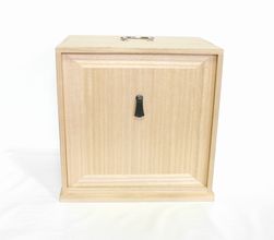 写真「茶道用色紙箱（表千家）」