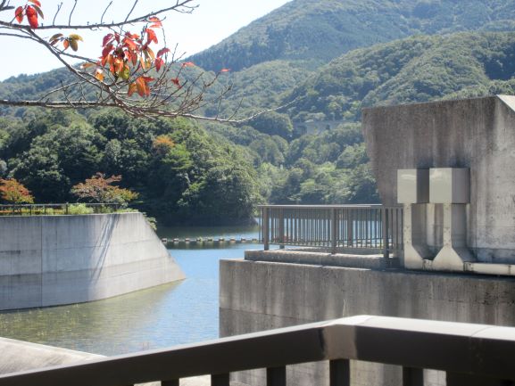 下蚊屋ダムのダム湖