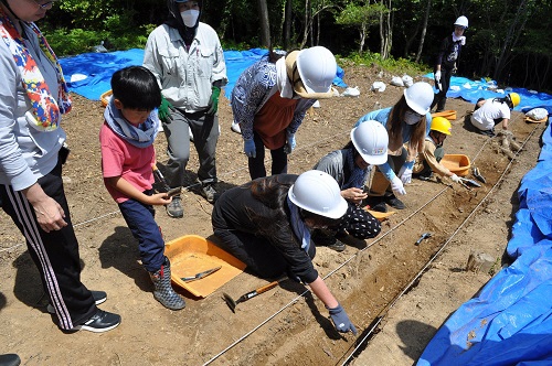 石錘出土