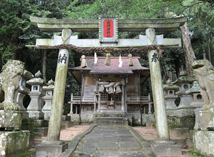 赤猪岩神社（南部町）