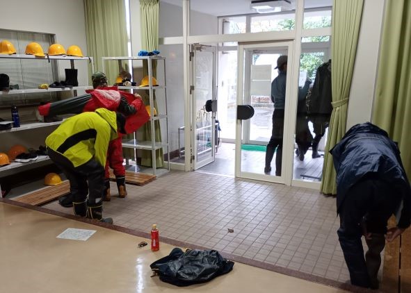 作業着に着替え