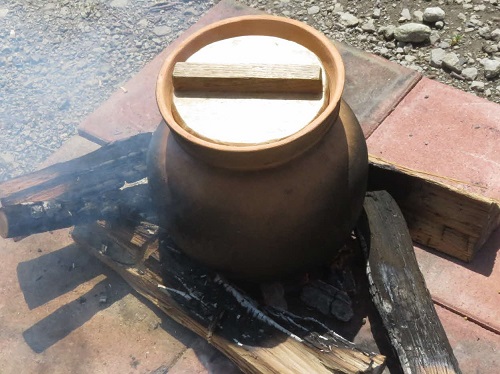 土器に火をかける(浮かせるタイプ)