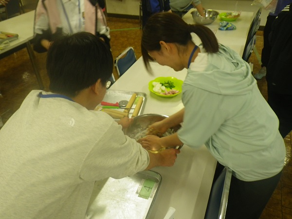ピザ作りの様子