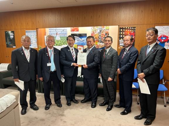 写真（経産省）