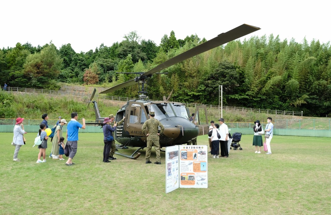 陸自ヘリ展示