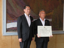 亀井一賀　副知事への感謝状贈呈式及び新たに任命する副知事、政策統轄監への辞令交付式2