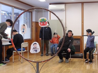 鬼のイラストのついた的