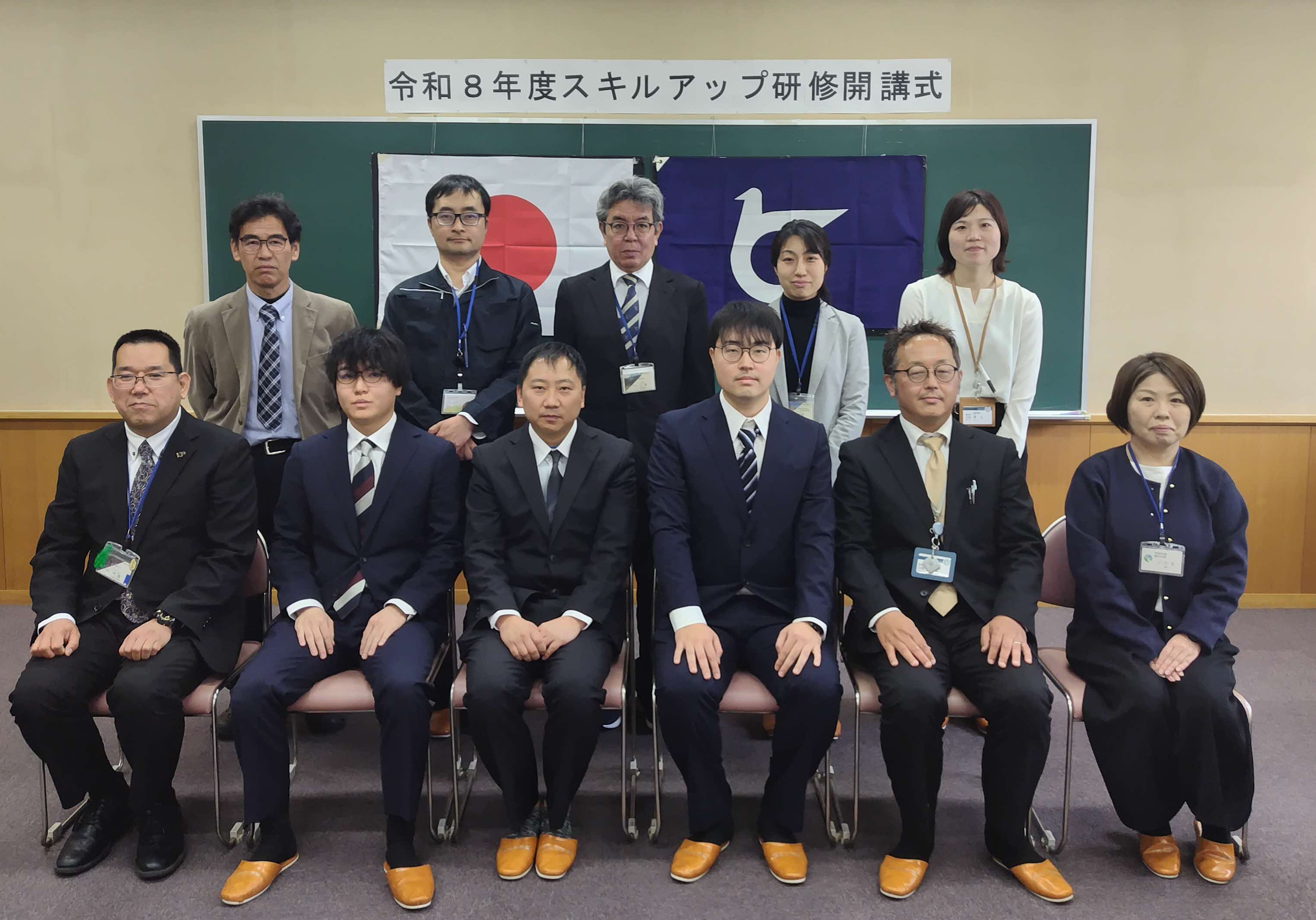 来賓の市町や農業改良普及所の担当者の集合写真です。