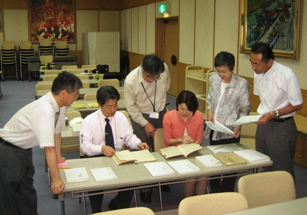 近世部会の鳥取県立図書館所蔵の和本調査の写真
