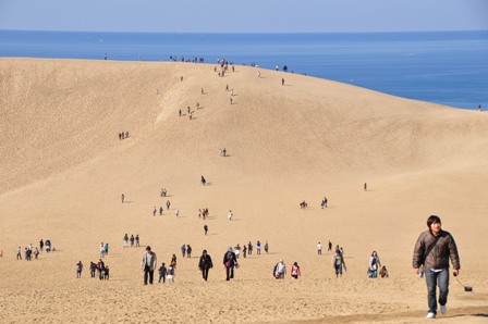 砂丘の観光客