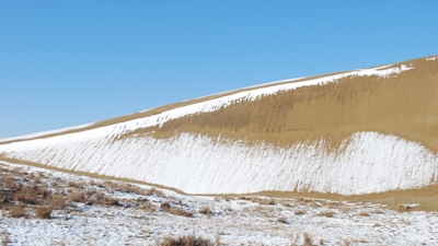 雪の砂丘