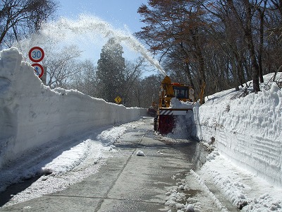 除雪中（三の沢付近）