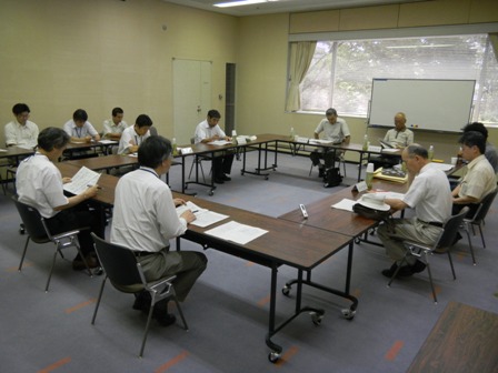 平成23年度第1回新鳥取県史編さん委員会の写真