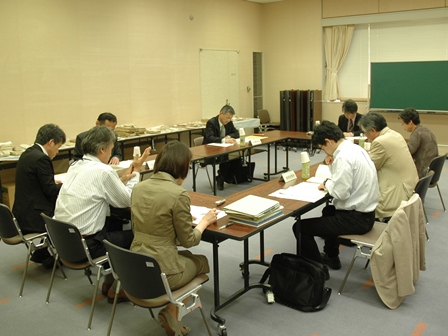 新鳥取県史編さん専門部会（近世）での協議の様子の写真