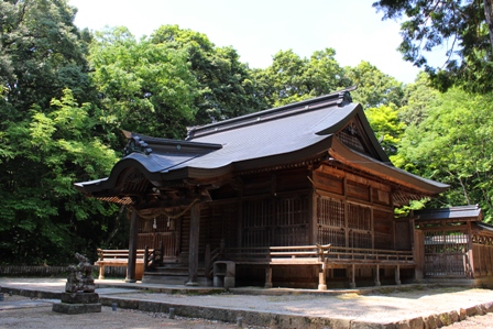聖神社の全景
