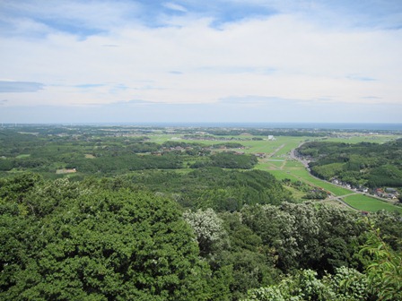 四王寺境内の展望台からは日本海と島根半島も見えた風景写真