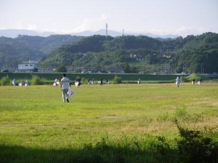 天神川の流域を皆さんで清掃