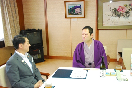 （写真）桂まん我さんと知事との懇談の様子