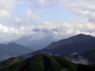 かすんだ大山