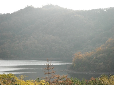 多鯰ヶ池の紅葉