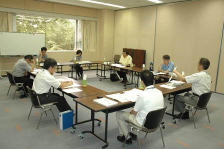 新鳥取県史編さん専門部会（考古）での協議の様子の写真