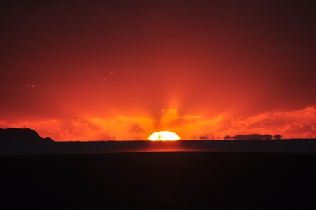 日没寸前の夕日