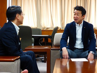 田中経済産業政務官へ要望内容を説明