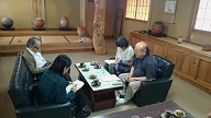 山本氏に聞取りをする部会の委員の様子