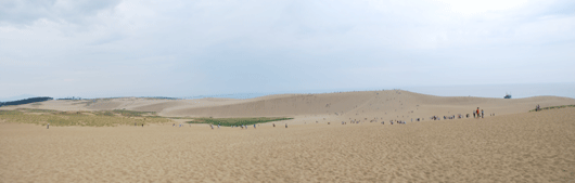 「馬の背」の風景-広がる雲と穏やかな陽射し