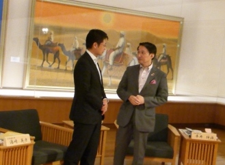 鳥取県知事と広島県知事の会議の写真２枚目